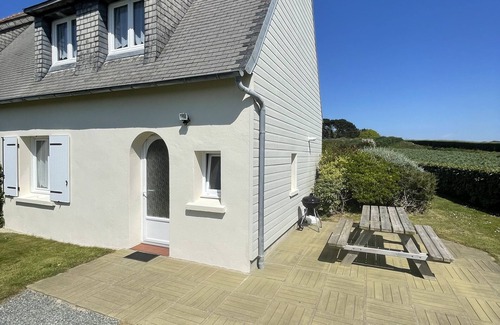 Plouescat Cottage | Semi-detached gite (Gîte Typoul) 6 persons