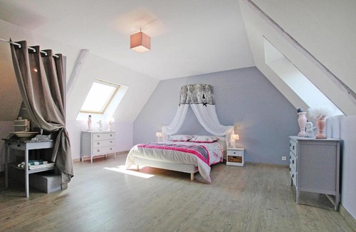 Bacilly House | Semi detached house, Bacilly