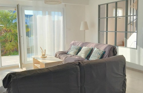 Port-Louis House | Semi-detached house, Port-Louis