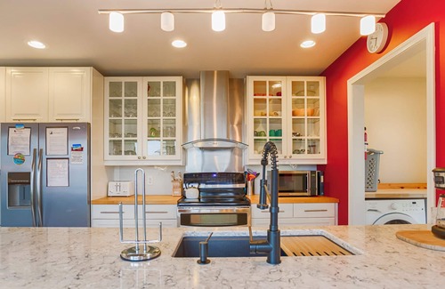 Oaks Corners Cottage | Seneca Knoll:"Gorgeous Custom-built Home with Seneca Lake Views"