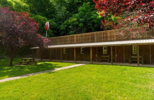 Seneca Rocks Hotel | Seneca Pines Lodge