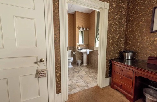 Geneseo Bed & Breakfast | Seneca Room - Big Tree Innnn