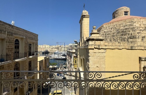 Senglea Apartment | Senglea Arcanum - Close to seafront and restaurants - 2nd floor with views