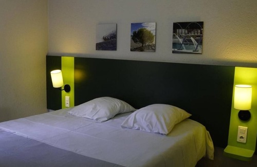 Casteljau Apartment | Sensational Lou Castel 1 bed Apartment with separate sleeping alcove sleeps 4