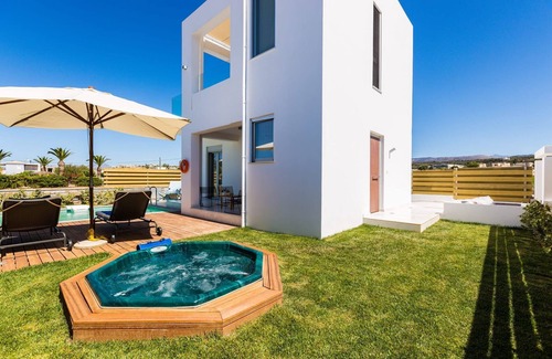 Pigianos Kampos Villa | Sensational Rethymno Villa | Villa Akaza | 2 Bedrooms | Beach Front | Private.