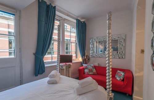 Castle Baynard Apartment | Sensational St Paul's Home by the Cathedral