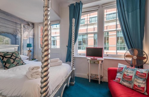 Castle Baynard Apartment | Sensational St Paul's Home by the Cathedral