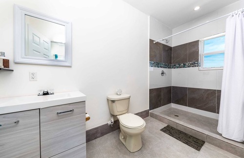 Juba Sound Apartment | Sensational Turtle Tail Drive Oceanfront Escape