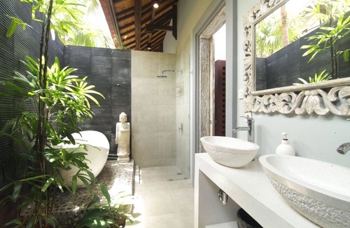 Renon Villa | SENSATIONAL VILLA 2 BEACHSIDE