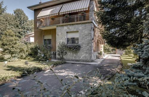 Caronno Pertusella Apartment | Sentirsi a casa, lontano da casa-feel at home away from home