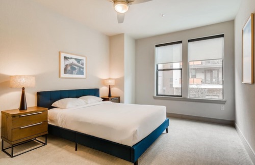 East Cesar Chavez Hotel | Sentral East Austin 1614