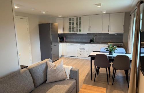 Tromsdalen Apartment | Sentral og koselig leilighet