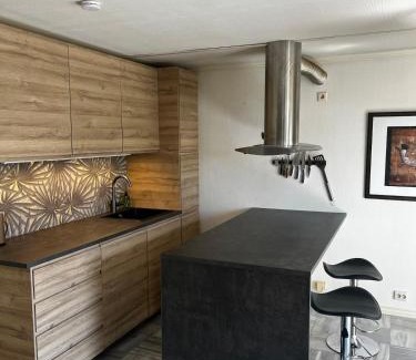 Sandnes Apartment | Sentral, romslig og lys leilighet med parkering