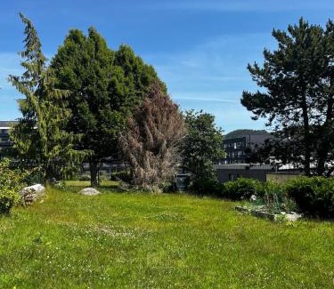 Sandnes Apartment | Sentral, romslig og lys leilighet med parkering