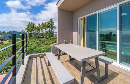 Hyodon-dong House | Seogwipo Oasis Huyang Pension
