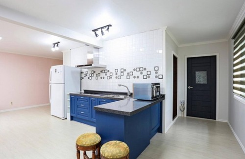 Ganghwa House | Seokmodo Beach White House Pension