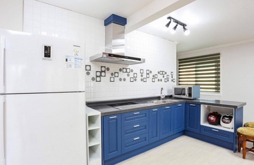 Ganghwa House | Seokmodo Beach White House Pension