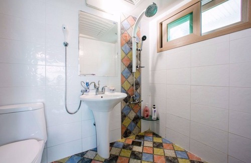 Ganghwa House | Seokmodo White Wing Pension