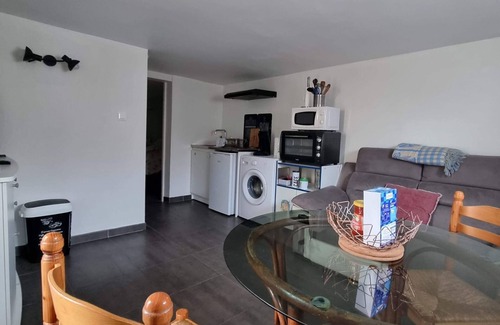 Carcassonne Apartment | Separate one-bedroom apartment with free car parking in front of the studio