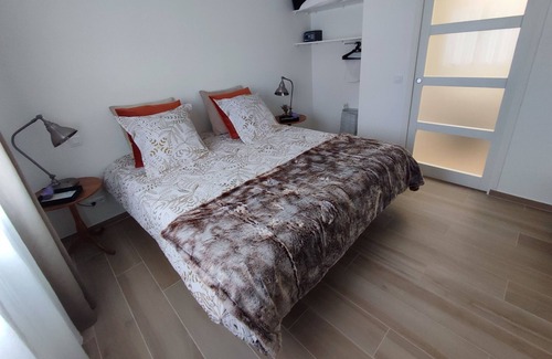 Le Vigan Bed & Breakfast | Separate room with private access