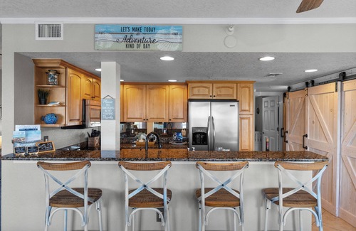 Clearwater Beach Condo | SEPT DEAL 10% OFF Waterfront Retreat~Walk to Beach~Central Location