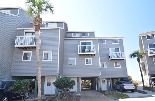 Port St. Joe House | SEPT. is 15% off! GULF FRONT 3 BR/3.5 bth townhome, steps to the beach! Dogs OK