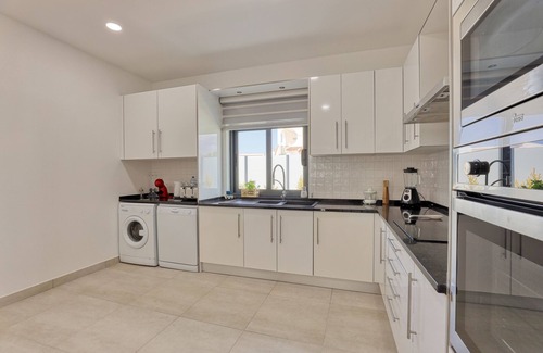 Castelo Villa | SEQUEIRA - NEAR THE BEACH, PRIVATE POOL, AIR/CON,WI-FI, SNOOKER