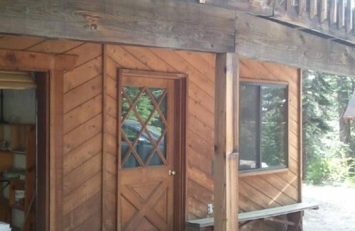 Ponderosa House | Sequoia Redwoods, Mountains, Trails, Rock Climbing, Horses, Fishing