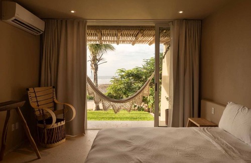 Saladita Apartment | Serene Beachfront Heaven with Plunge Pool