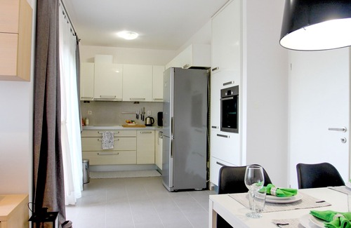 Podstrana Apartment | Serena apartment, with sea view, close to the pebble beach!