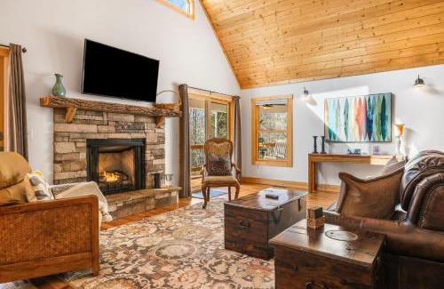 Hendersonville House | Serenade Collection by Carolina Mornings