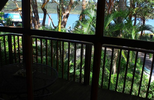 Smiths Lake House | Serendipity on SmithsLake Waterfront Cosy Fireplace Kayaks Pets Amazing Beachesn