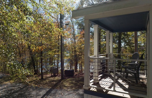Jamestown Cabin | Serene 1-Bedroom Tiny Home 1/2 Mile from Marina and Boat Ramp #406!