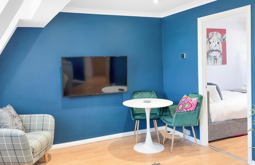 Bishop's Stortford Apartment | Serene 2BR Retreat in Bishop's Stortford