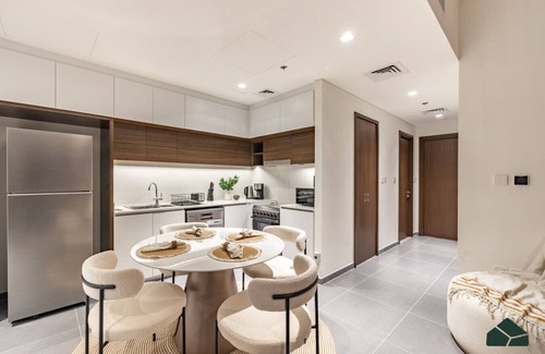 Dubai Apartment | Serene 2BR | Panoramic Sea View | Creek Edge | BMS