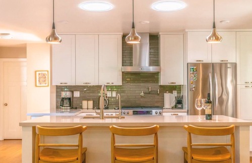 Northwood House | Serene 2BR Retreat, Great Views, Private Hot Tub