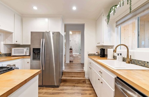 Paso Robles House | Serene 2BR Sauna Cinema Near Downtown