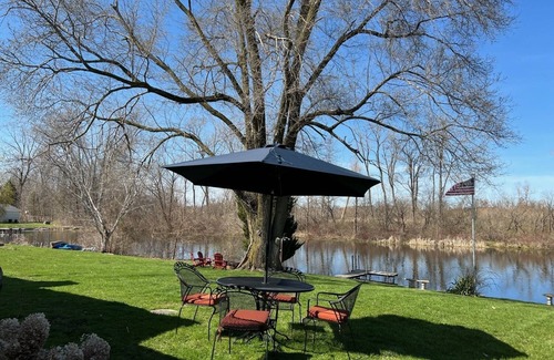 Helmer House | Serene 3-Bdrm Lakehouse