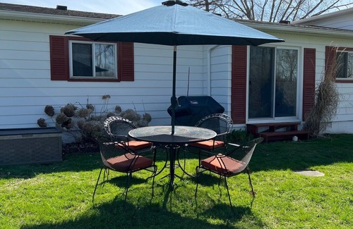 Helmer House | Serene 3-Bdrm Lakehouse