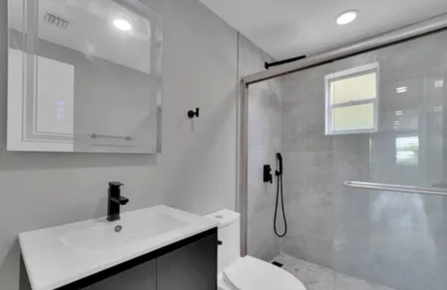 Fort Lauderdale House | Serene 3-bedroom house with AC in Fort Lauderdale