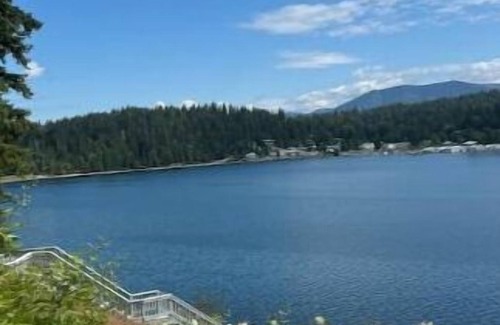 Sagle Cabin | Serene 3-bedroom cabin in Sagle