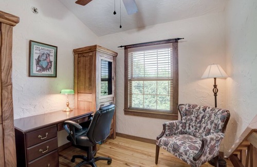 Rutherfordton Cabin | Serene 3BD Equestrian Cabin, Close to TIEC, Pet-Friendly