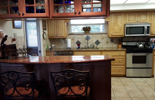 Candler House | Serene 3br, 3 Bath Estate Home On Little Lake Weir