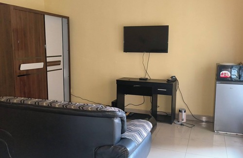 Limete House | Serene 5-Bedroom Apartment in Kinshasa's 10ème Rue Limete-Résidentiel