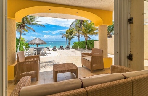 Akumal Villa | Serene and cozy beachfront villa on a white sandy beach, pool, AC and WiFi!