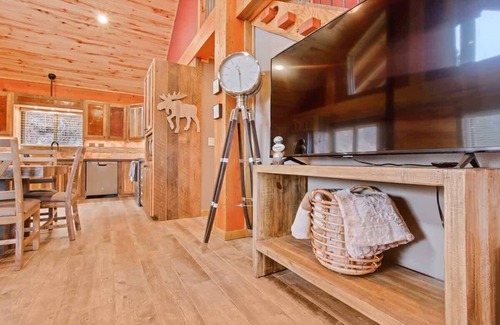 Garden Valley Cabin | Serene and cozy updated log cabin in the woods