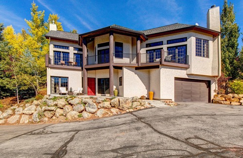 Summit Park House | Serene and Spacious 5BR with Gorgeous Views, Hot Tub