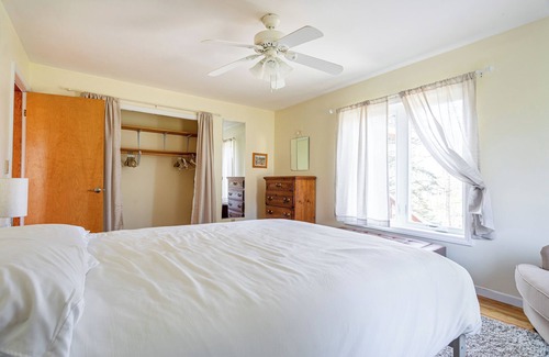 Kerhonkson Ski Chalet | Serene & Bright: Minnewaska Mtn Views ~ Deck ~BBQ