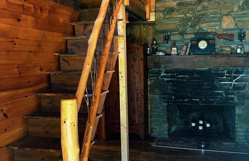 Shinglehouse Cabin | Serene Cabin Retreat on 82 private acres. Pet friendly