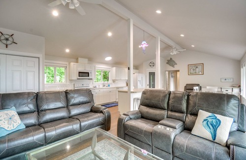 Copalis Beach House | Serene Copalis Beach Getaway: Walk to Beach!